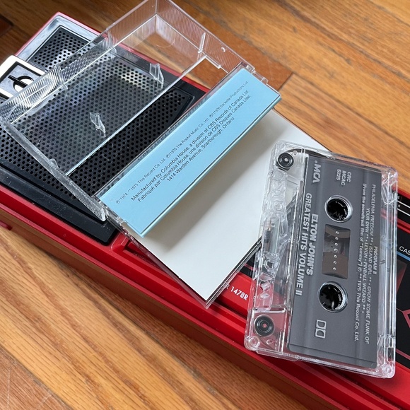 Vintage 1975 Elton John's Greatest Hits Volume II Cassette Tape - Picture 6 of 6